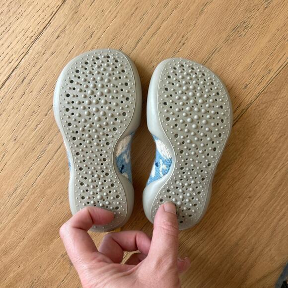 Blue and white whale print - Picture 4 of 4